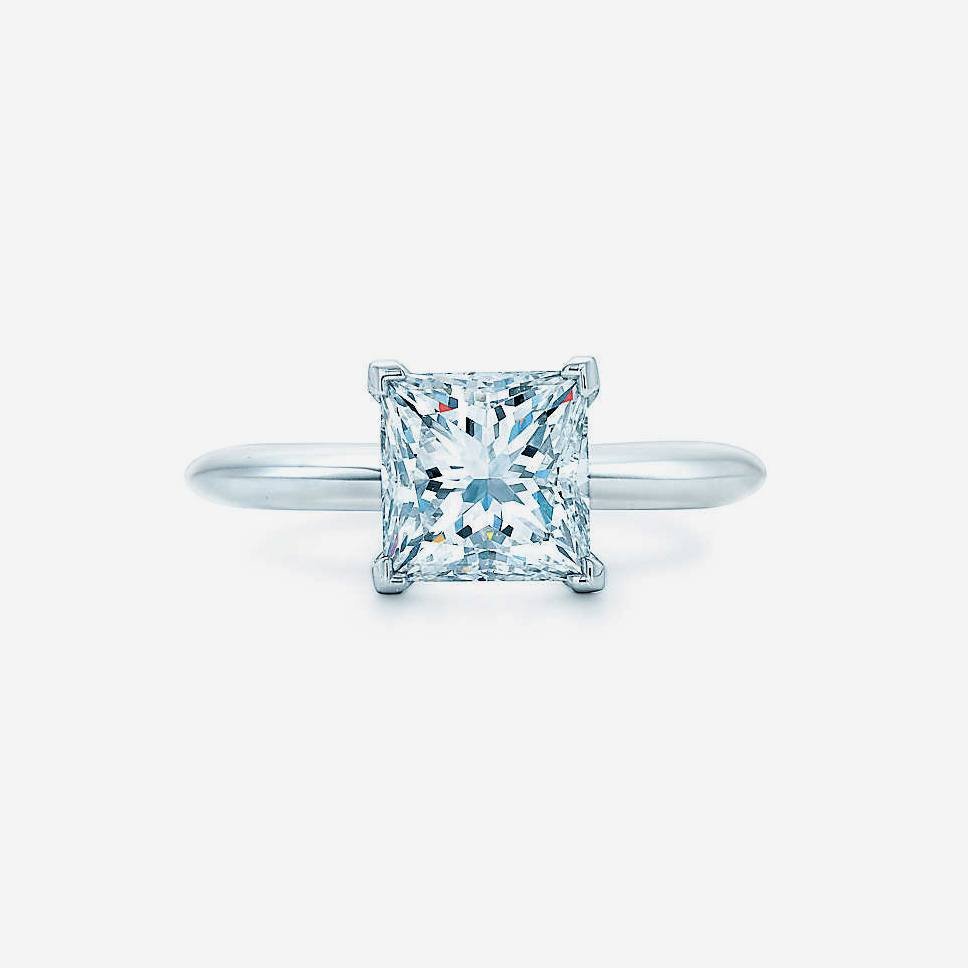 Lomix Sparkling Elegance Midnight Glow Statement Ring